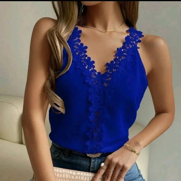 Guipure Lace TrimTank Top - Picture 4 of 5